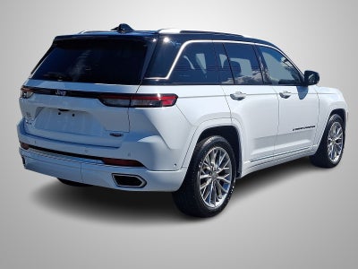 2022 Jeep Grand Cherokee Summit