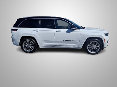 2022 Jeep Grand Cherokee Summit