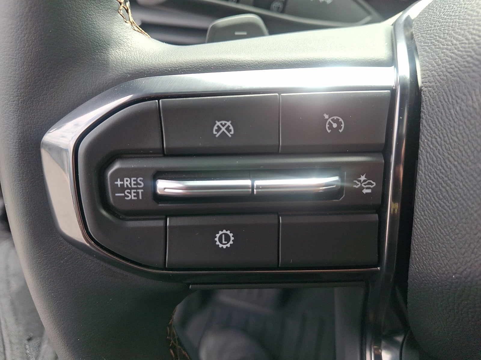 2025 GMC Acadia AT4