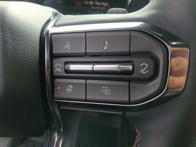 2025 GMC Acadia AT4