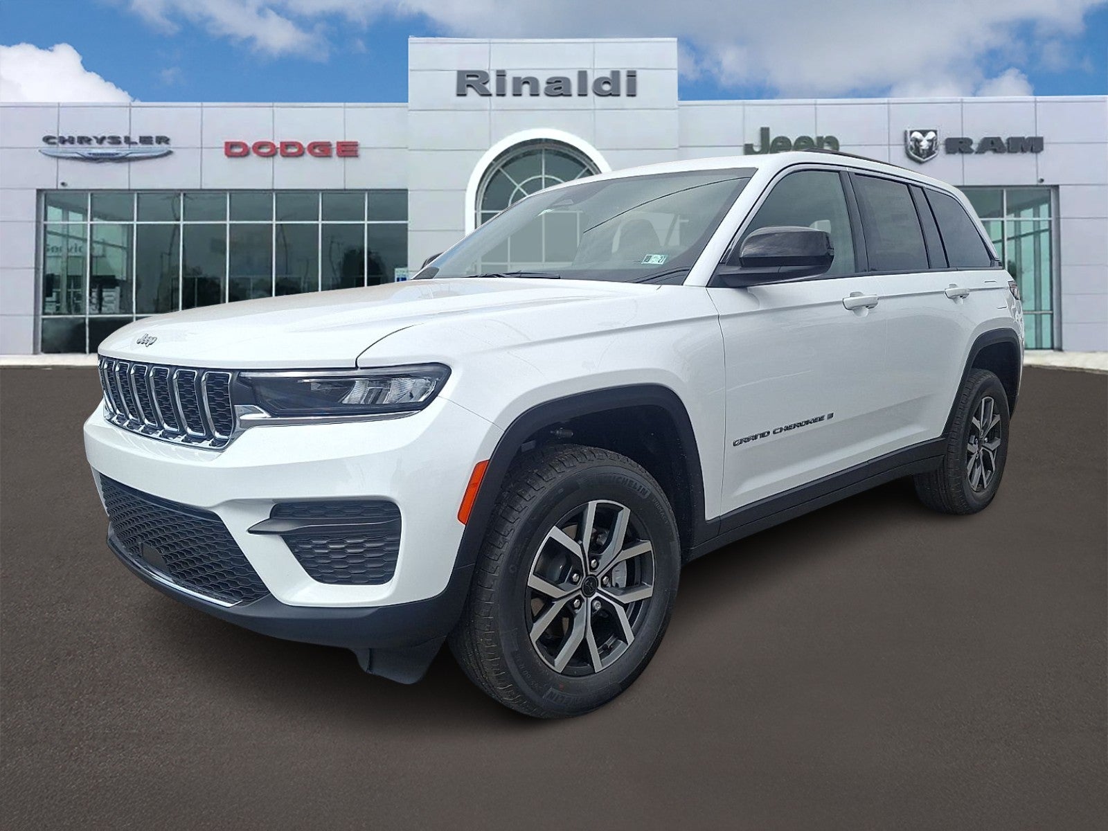 2027 Jeep Grand Cherokee GRAND CHEROKEE LAREDO X 4X4