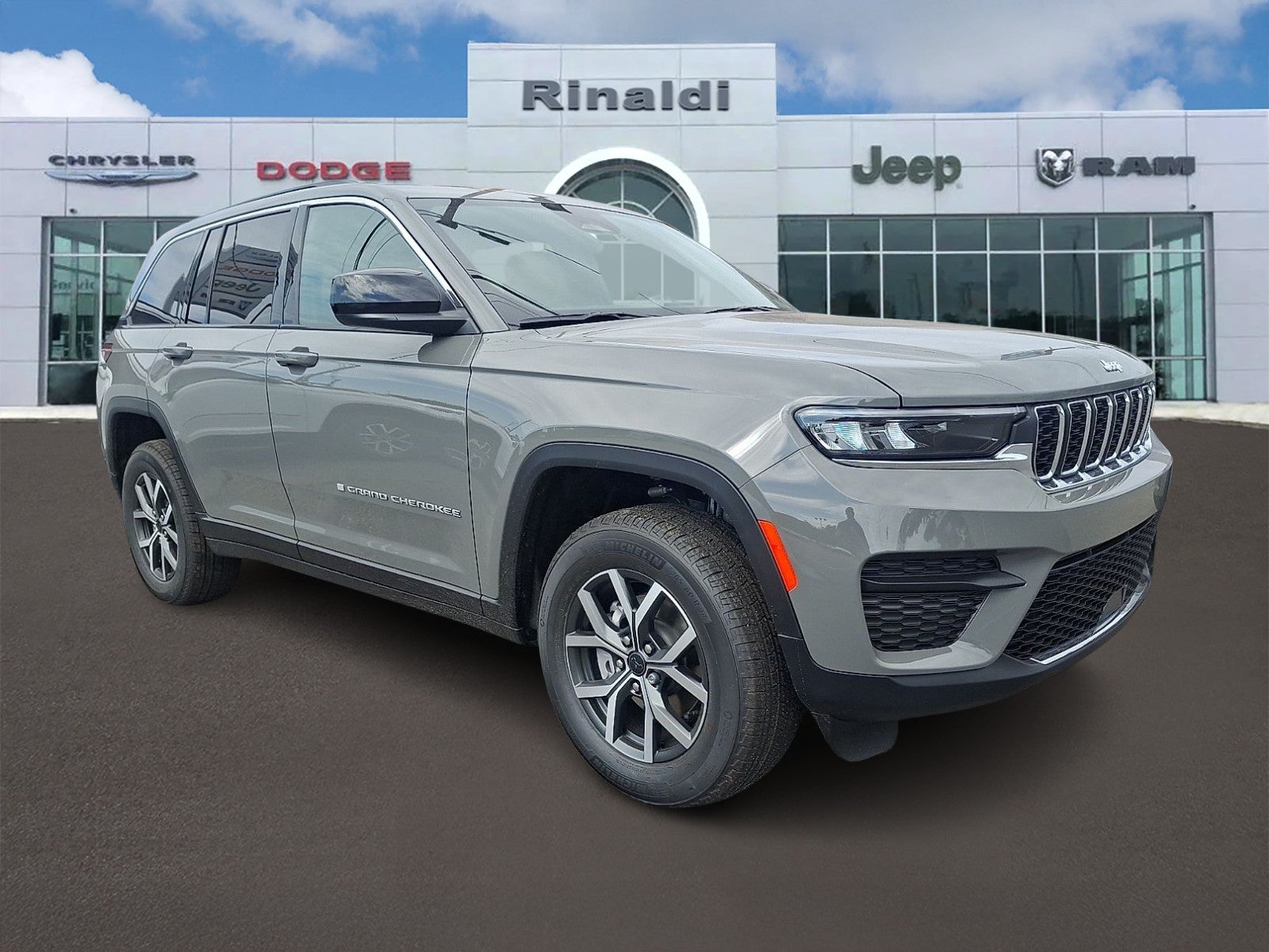 2027 Jeep Grand Cherokee GRAND CHEROKEE LAREDO X 4X4