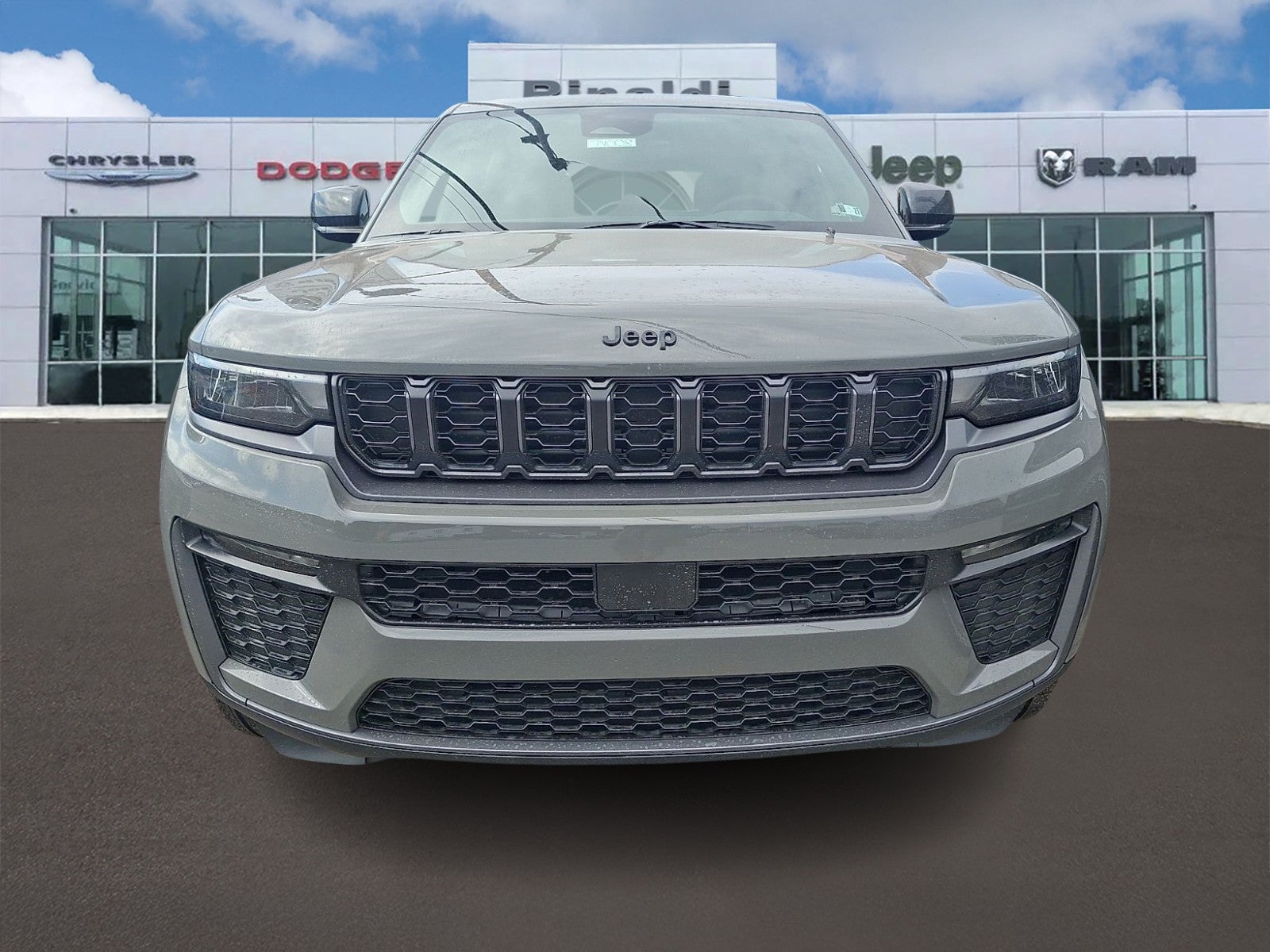 2027 Jeep Grand Cherokee GRAND CHEROKEE LIMITED 4X4