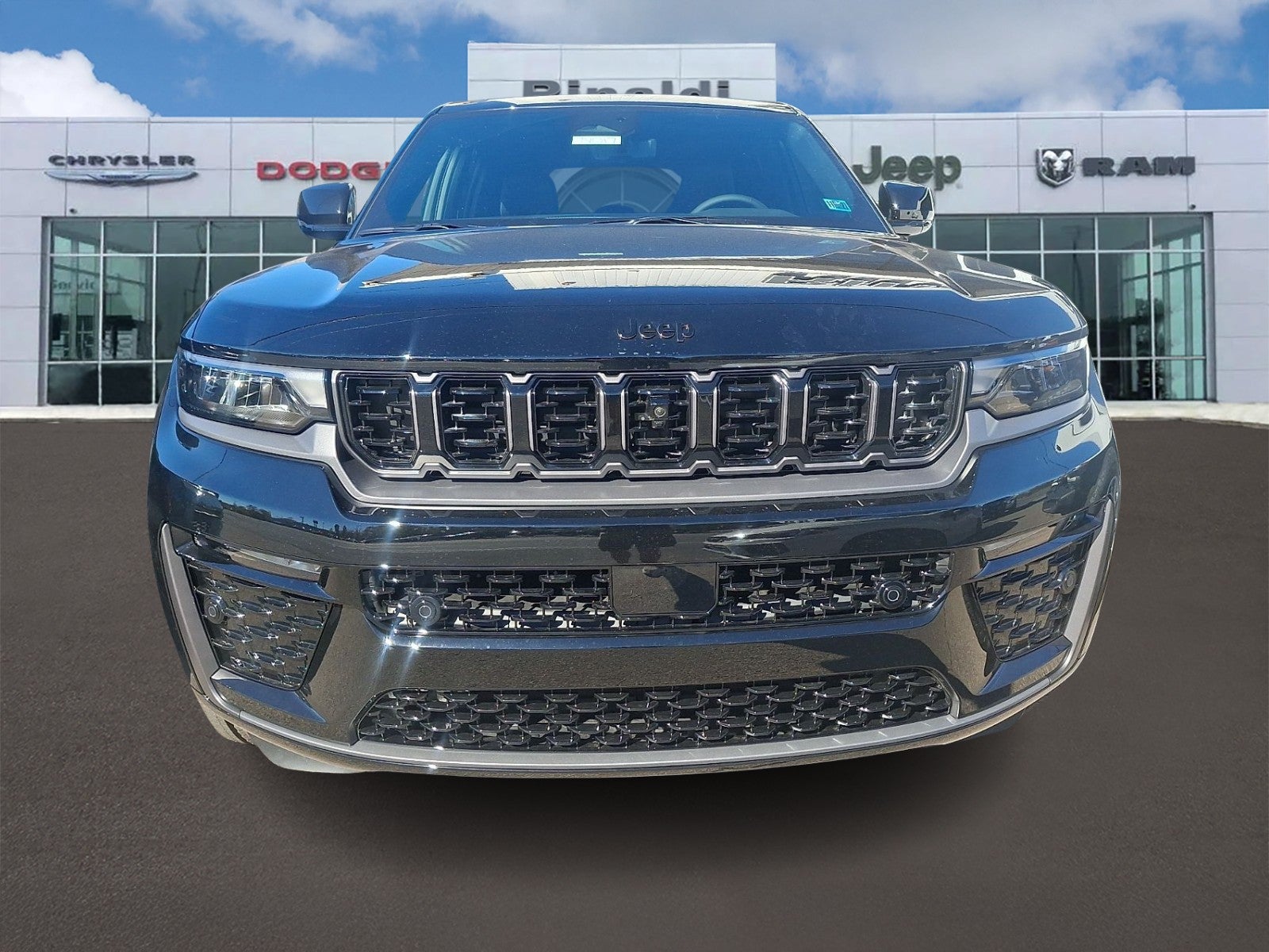 2027 Jeep Grand Cherokee GRAND CHEROKEE LIMITED RESERVE 4X4