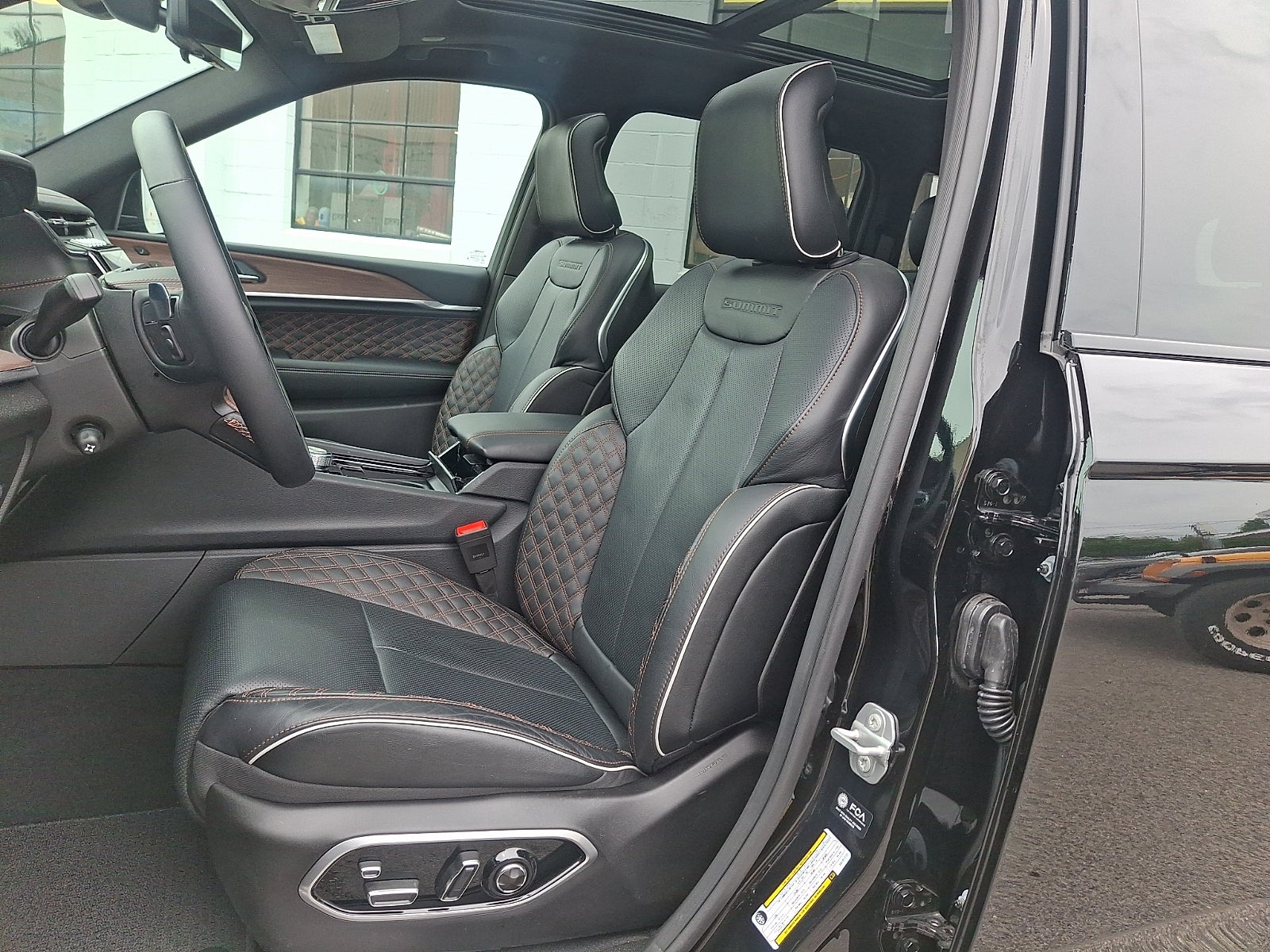 2025 Jeep Grand Cherokee Summit 4x4