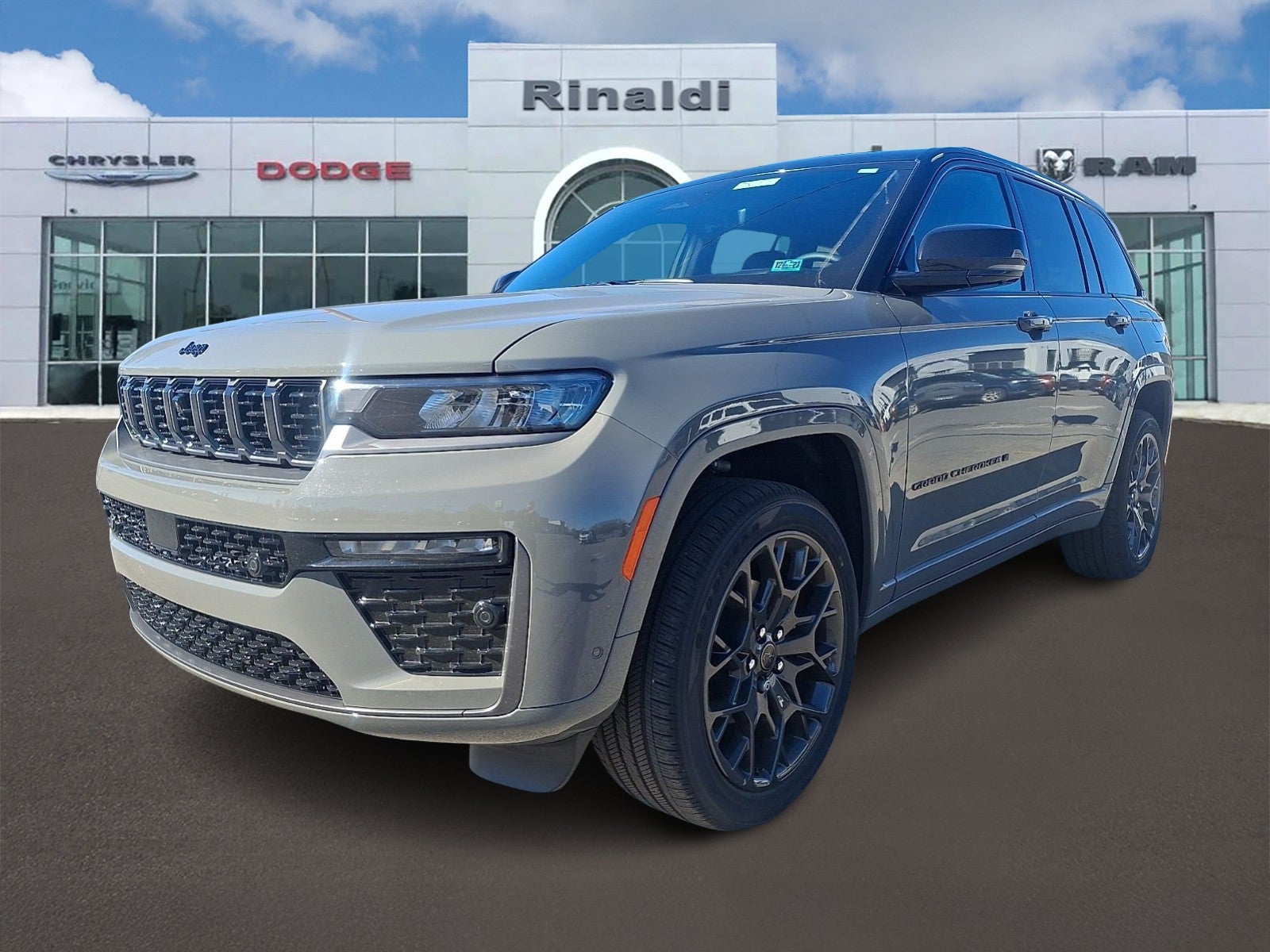 2027 Jeep Grand Cherokee GRAND CHEROKEE SUMMIT 4X4