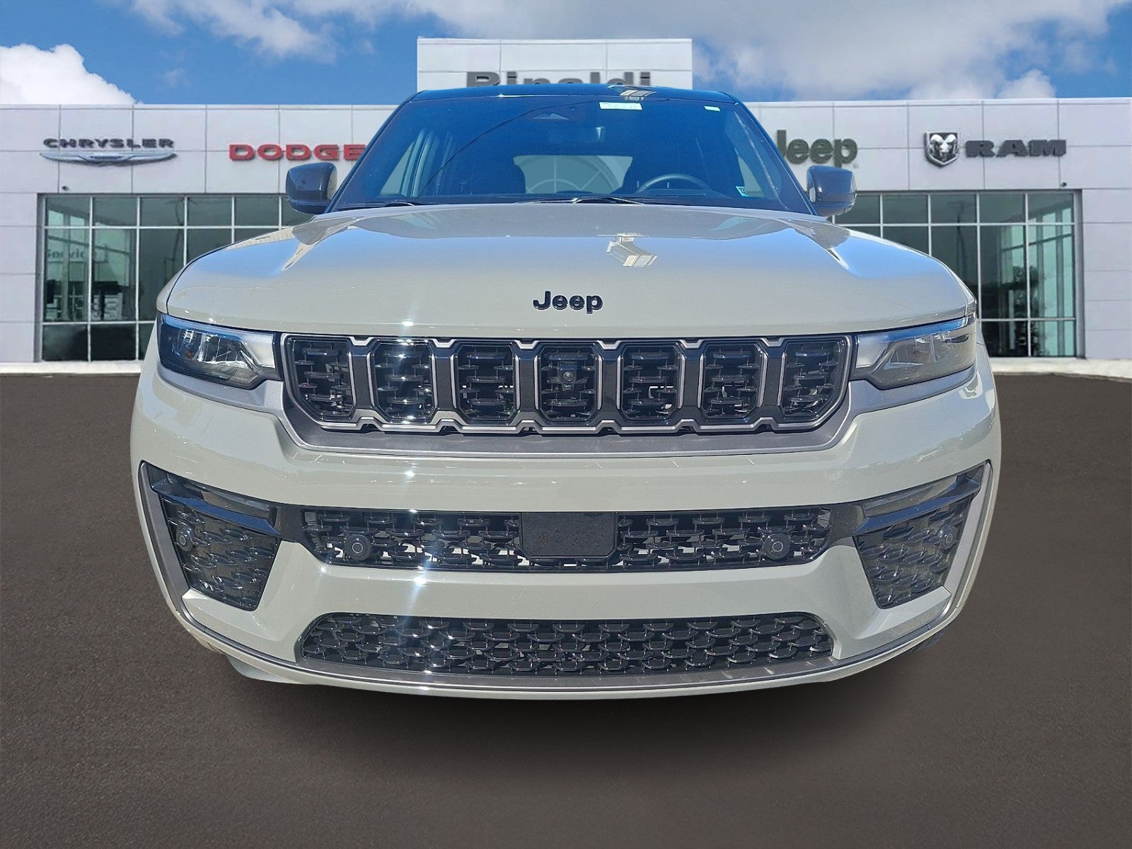2027 Jeep Grand Cherokee GRAND CHEROKEE SUMMIT 4X4