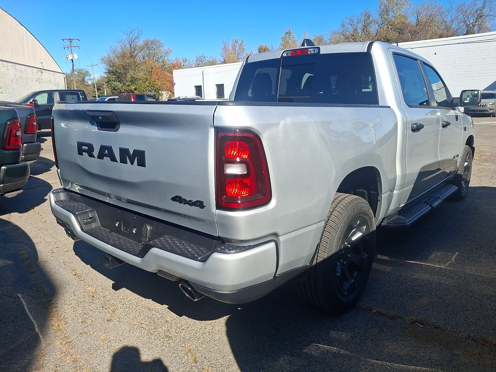 2027 RAM Ram 1500 RAM 1500 EXPRESS CREW CAB 4X4 5'7' BOX