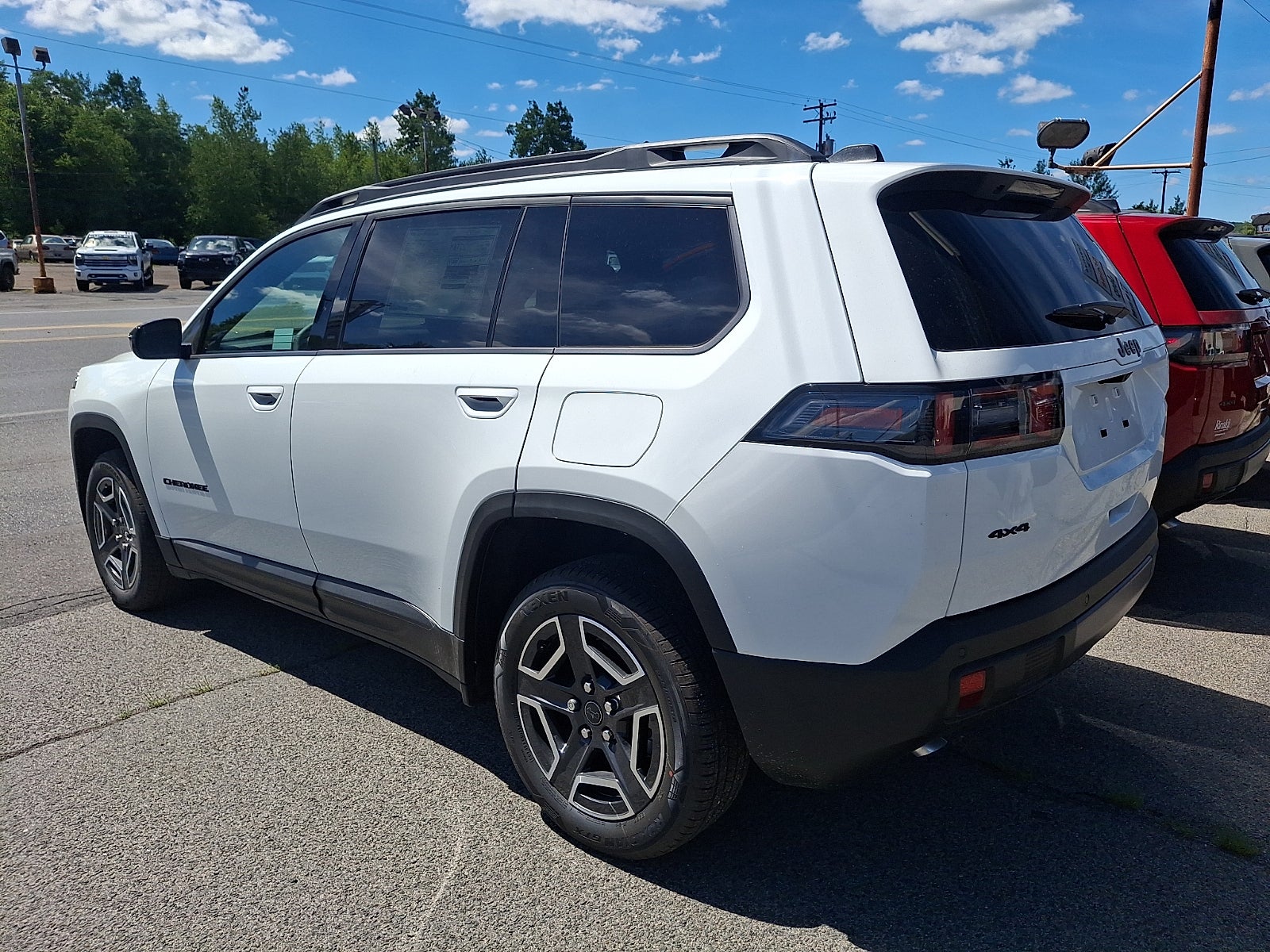 2026 Jeep Cherokee CHEROKEE LAREDO 4X4