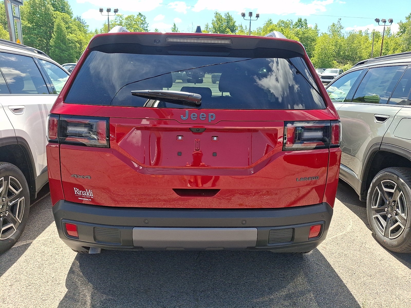 2026 Jeep Cherokee CHEROKEE LAREDO 4X4